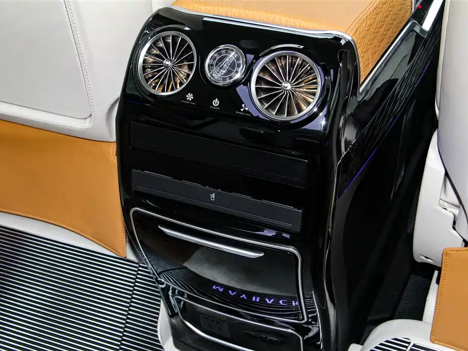 Mercedes-Benz Vito 2023 2.0T Elite 7-Seater фото 32