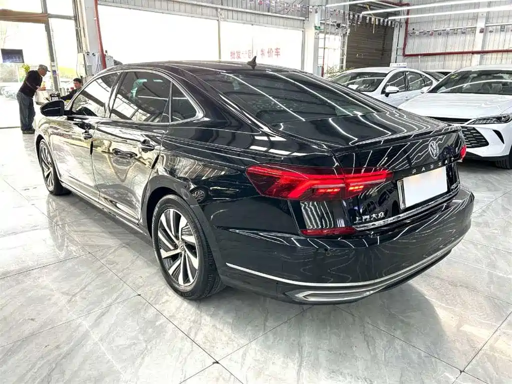 VOLKSWAGEN PASSAT NEW ENERGY