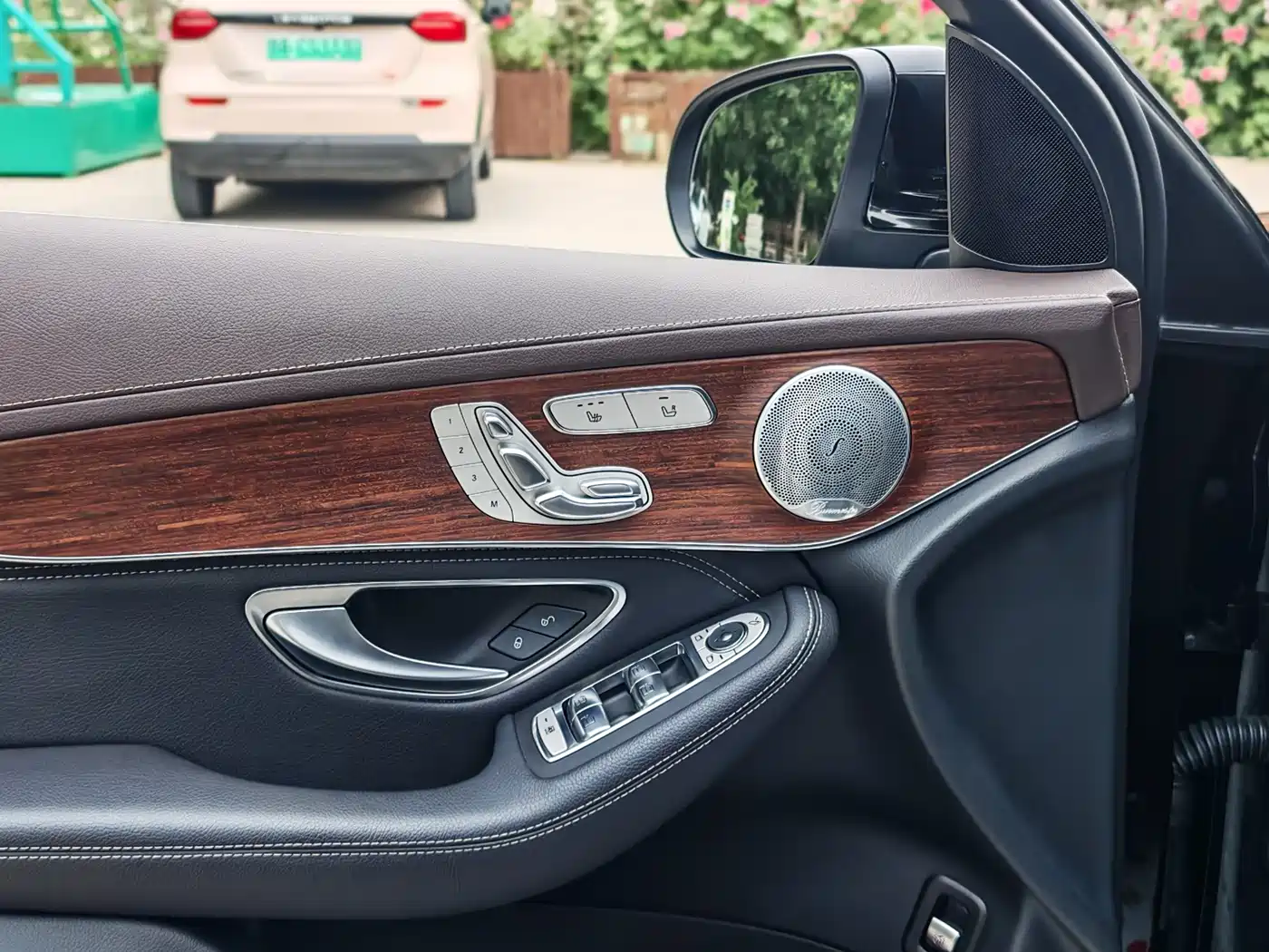 Mercedes-Benz GLC 2020 GLC 300 L 4MATIC Luxury фото 16
