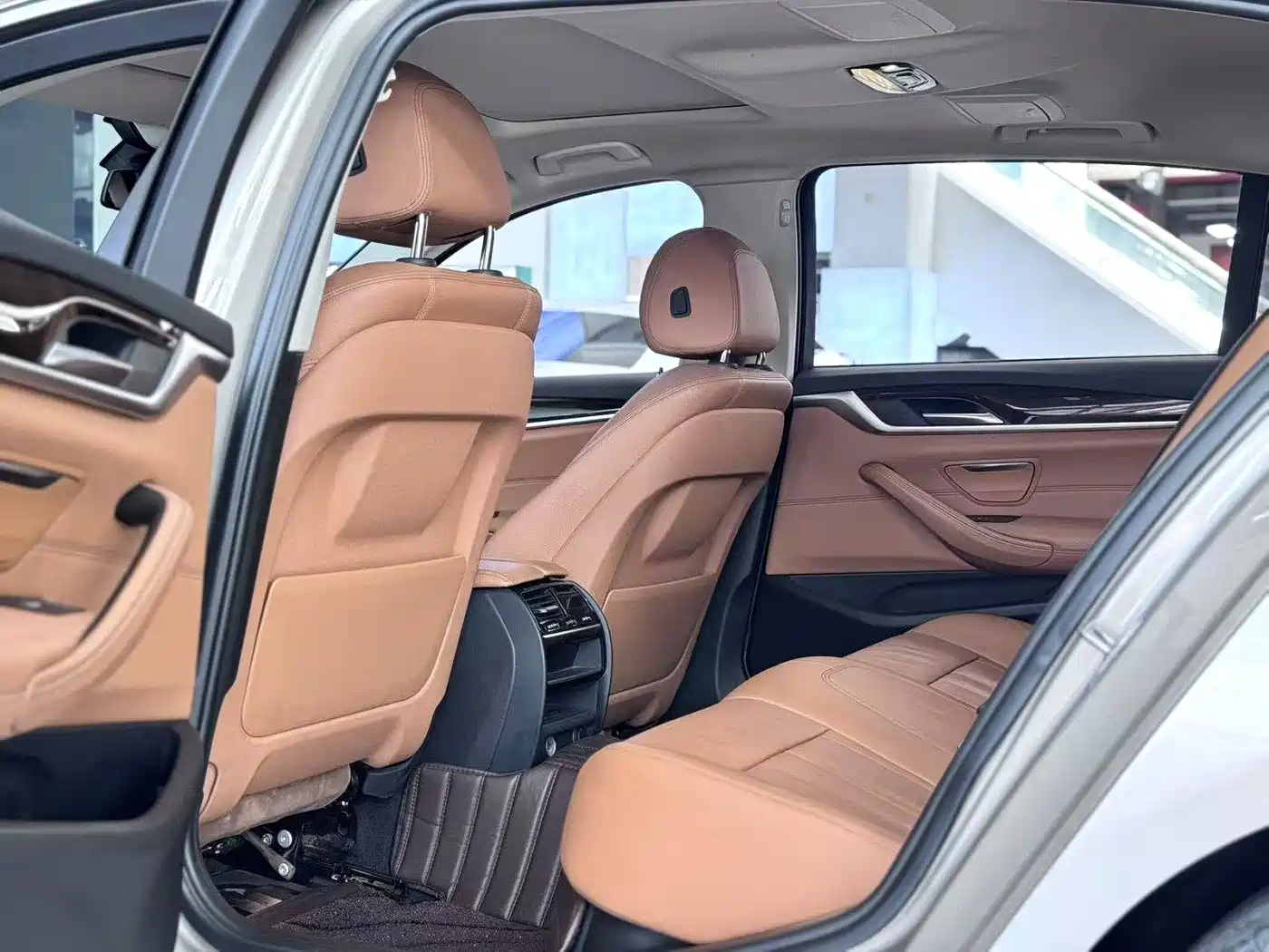 BMW 5 Series 2018 528Li Launch Special Edition фото 6