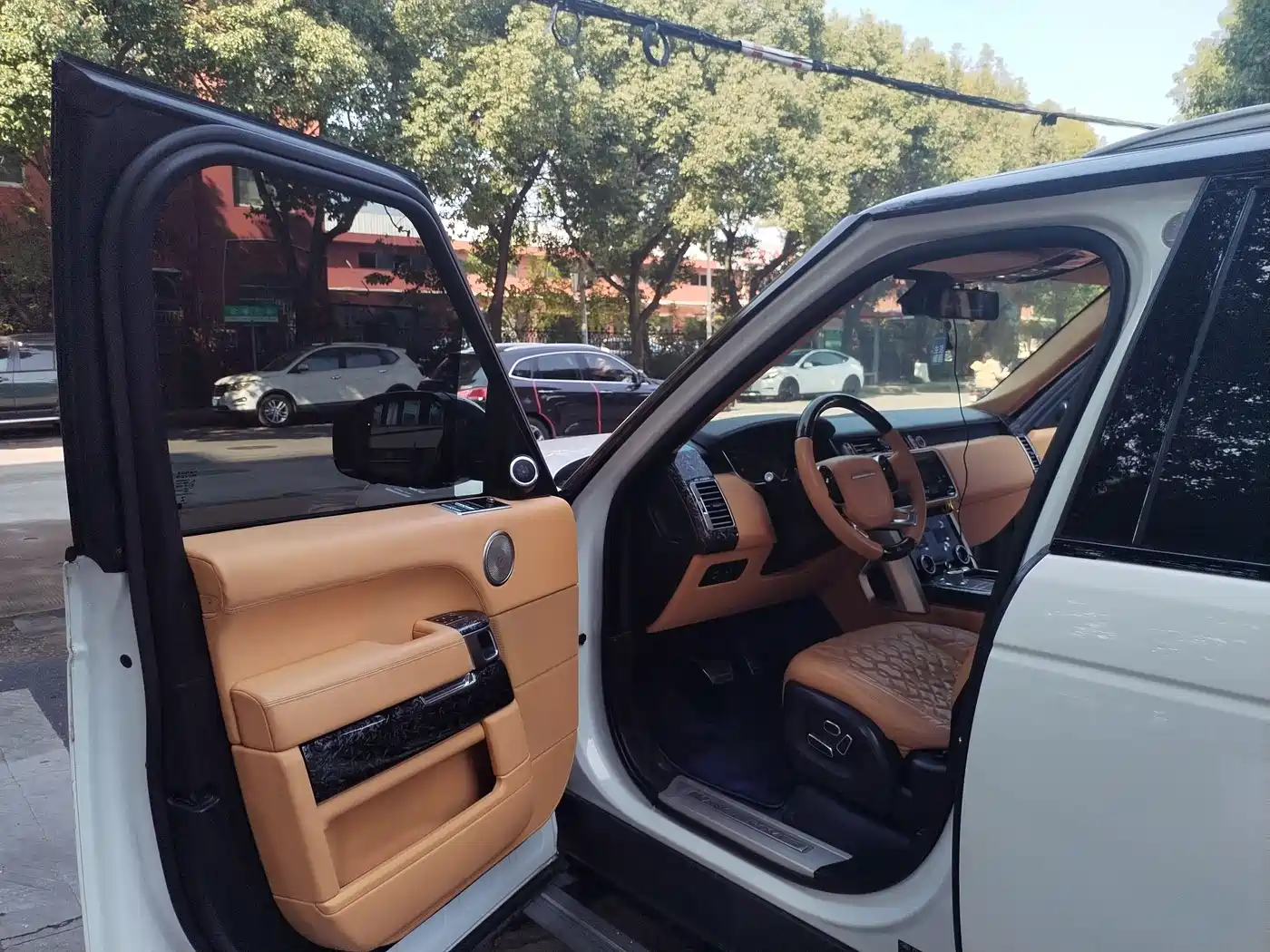 Land Rover Range Rover 2015 3.0 SC V6 Vogue SE Genesis Extended Edition фото 5