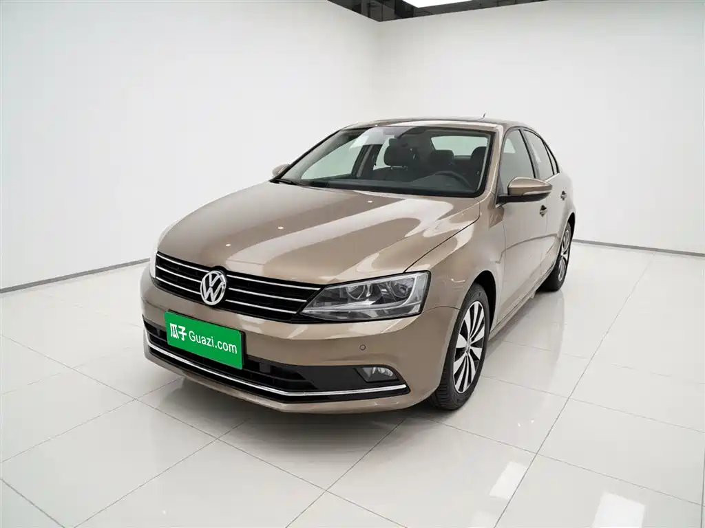 Volkswagen Sagitar 2015 230TSI Automatic Luxury фото 2