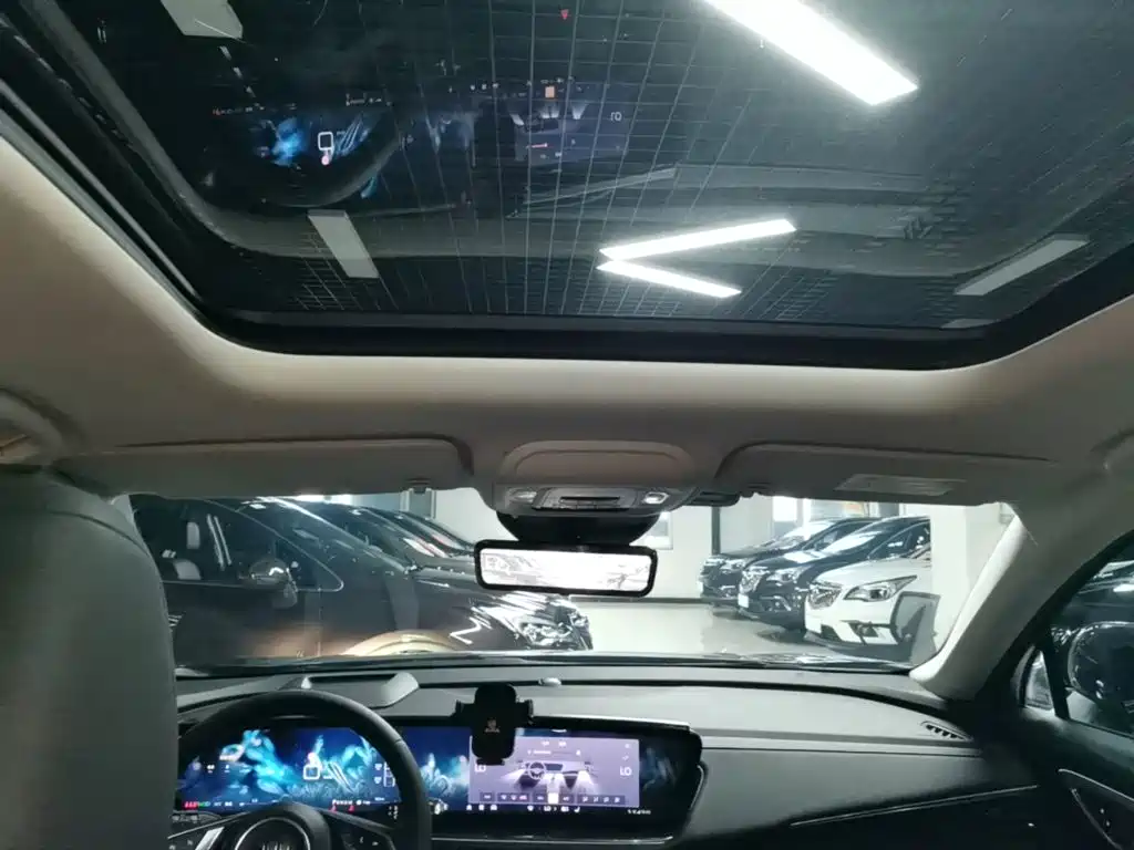 Фото 18 - Buick Envision Plus