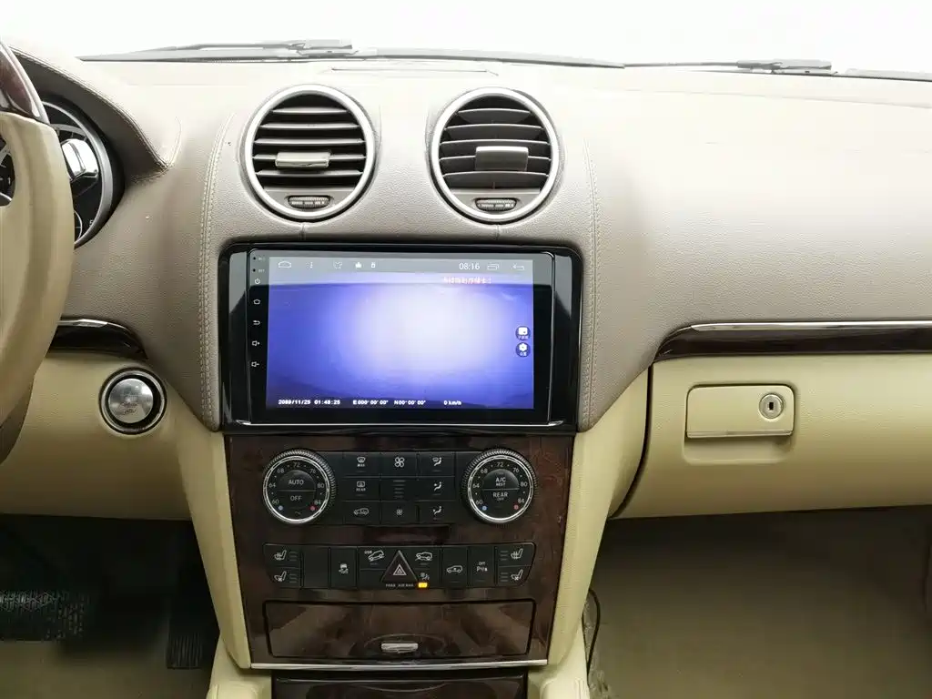 Mercedes-Benz GL-Class фото 12