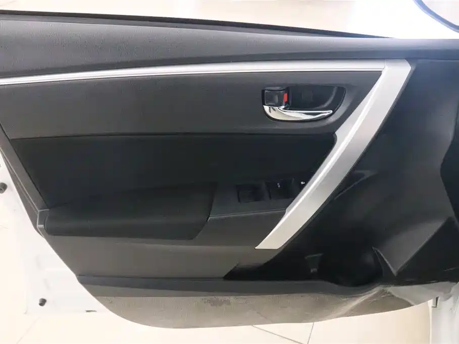 Toyota Levin 2017 Facelift 185T CVT Elite (China V) фото 10