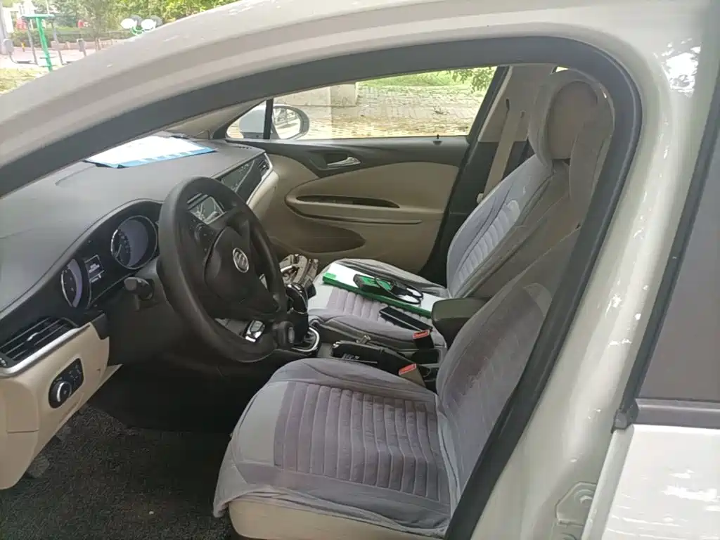 Photo 15 - Buick Verano