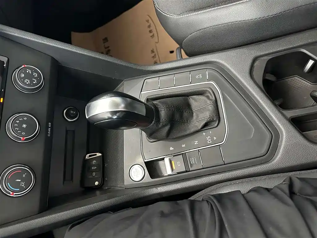Volkswagen Tiguan L 2022 330TSI Automatic 2WD Comfort Edition фото 12