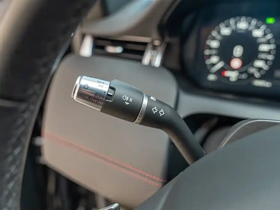 Land Rover Discovery Sport 2022 Model 249PS R-Dynamic SE Performance Tech Edition 5-Seater фото 21