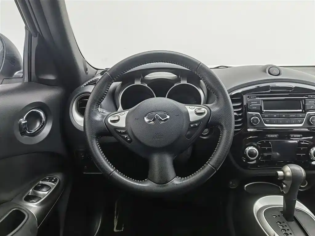 Infiniti ESQ 2014 1.6L Free Edition фото 11
