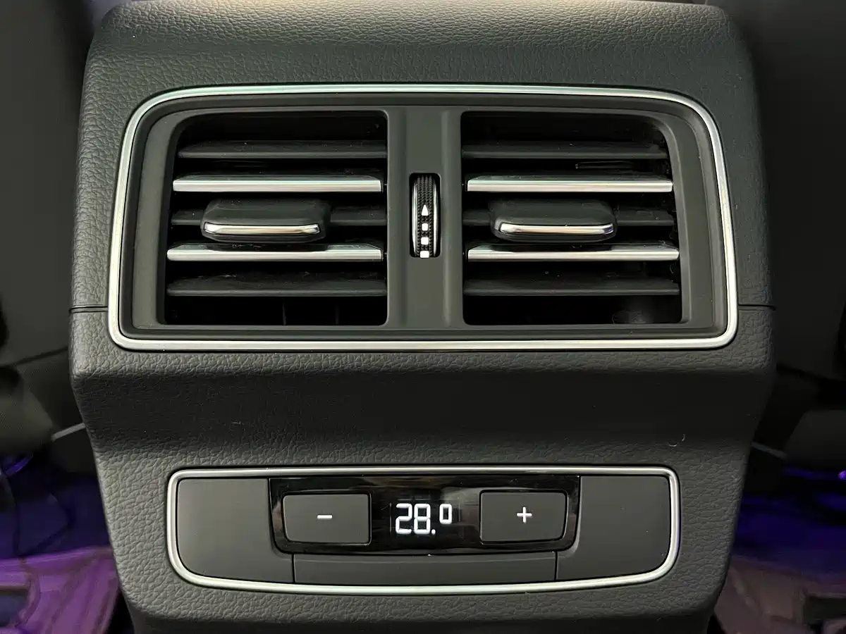 Audi Q5L 2024 Model 40 TFSI Fashion Dynamic фото 18