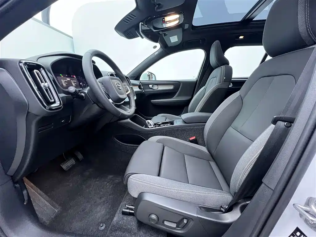 Volvo XC40 2026 2024 B3 Smart Elite Luxury Edition