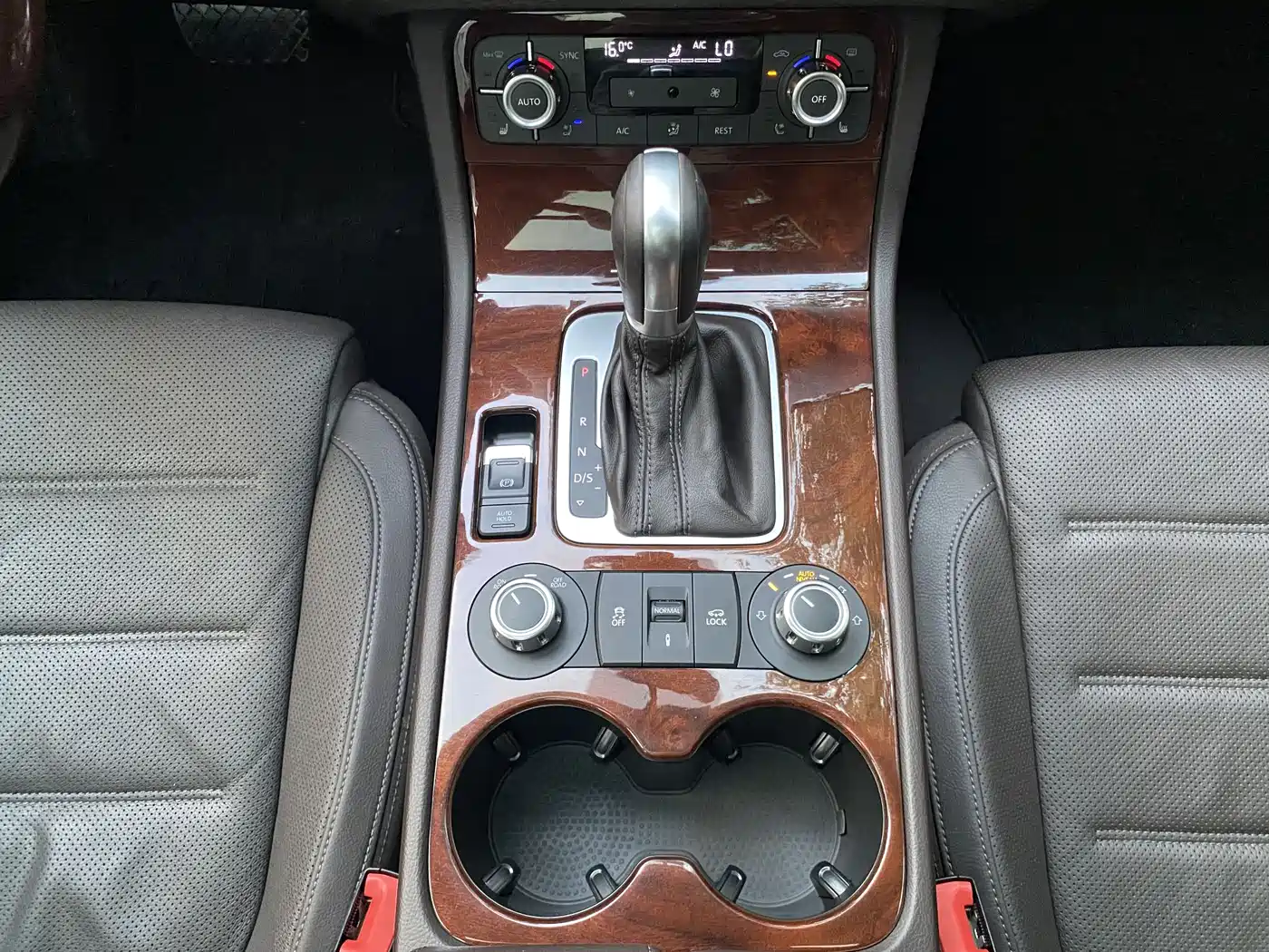 Volkswagen Touareg 2015 3.0TSI Comfort Edition фото 16