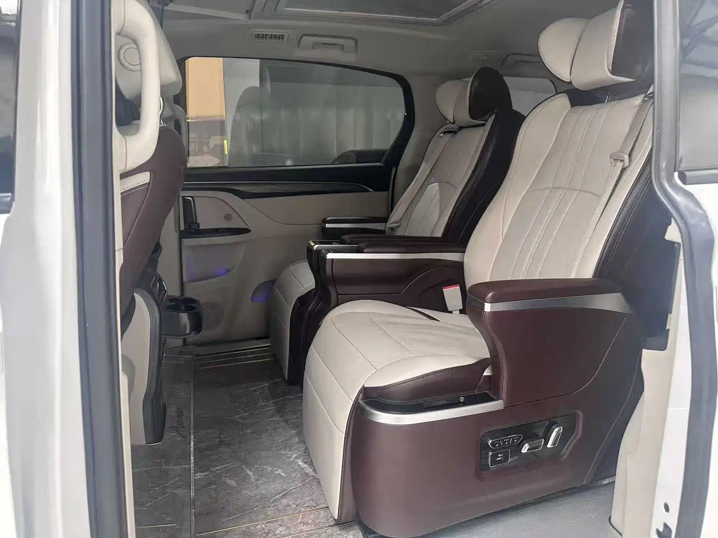 Buick GL8 2023 ES Landmaster Exclusive фото 8