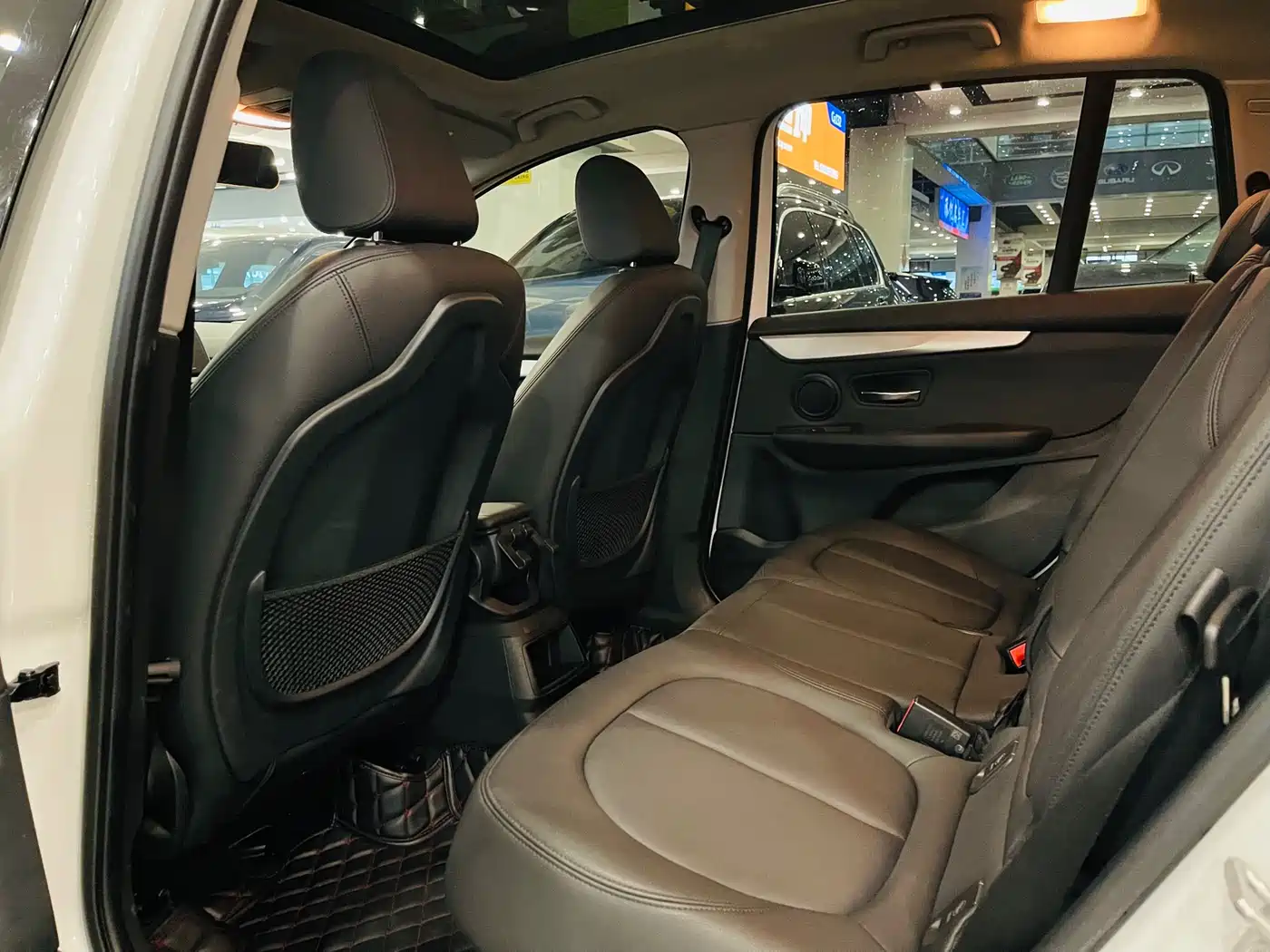 BMW 2 Series Gran Tourer 2019 220i Leading фото 5
