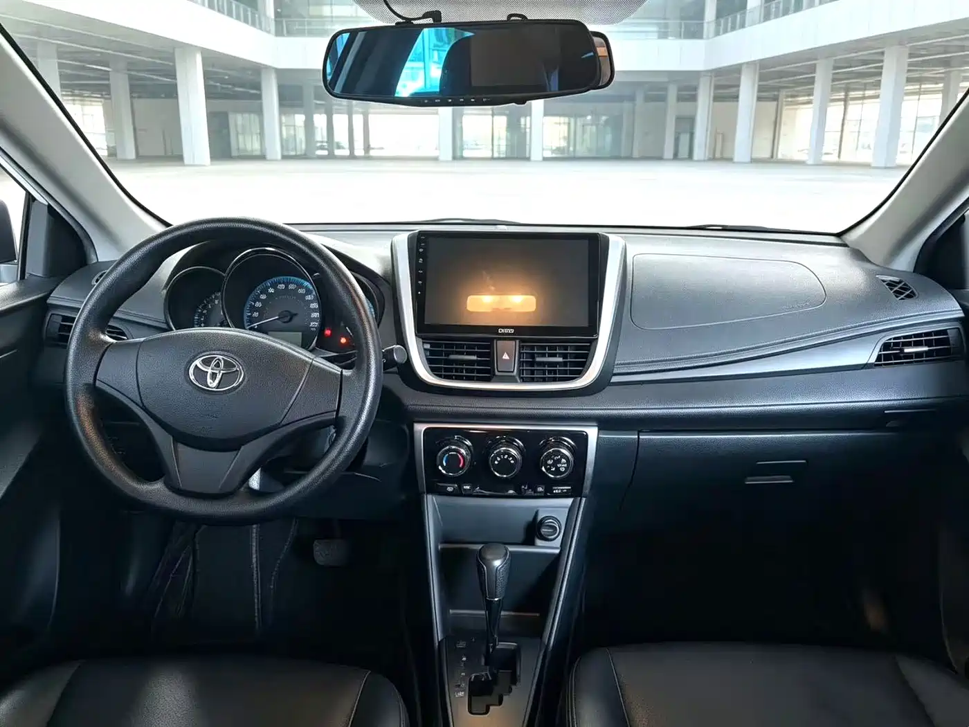 Toyota YARiS L Zhi Xuan 2018 1.5E CVT Champion Limited Edition фото 9
