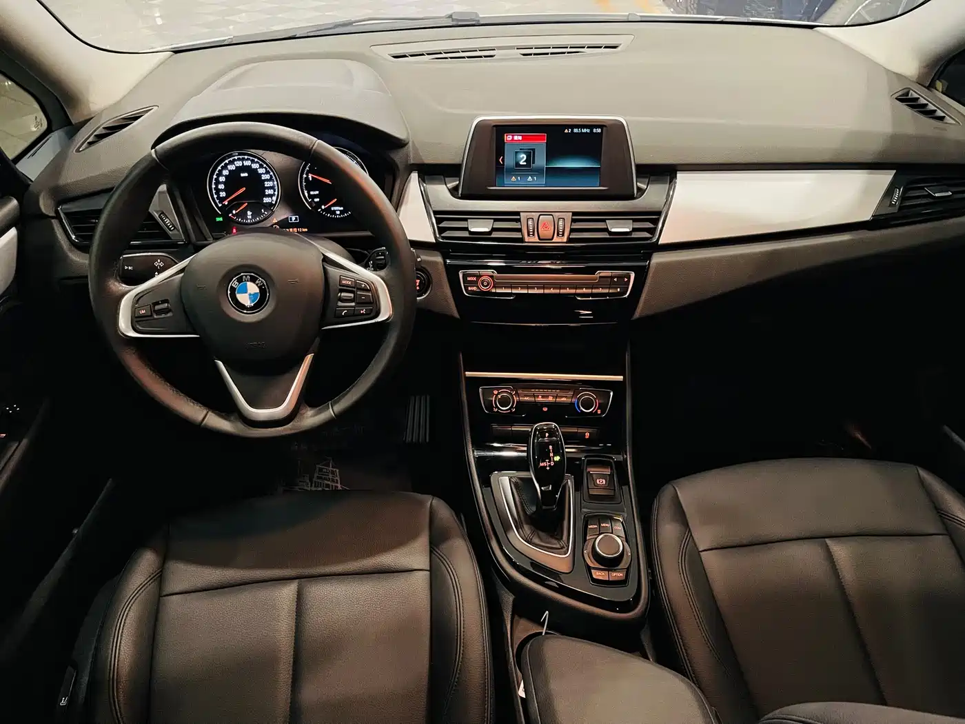 BMW 2 Series Gran Tourer 2019 220i Leading фото 4
