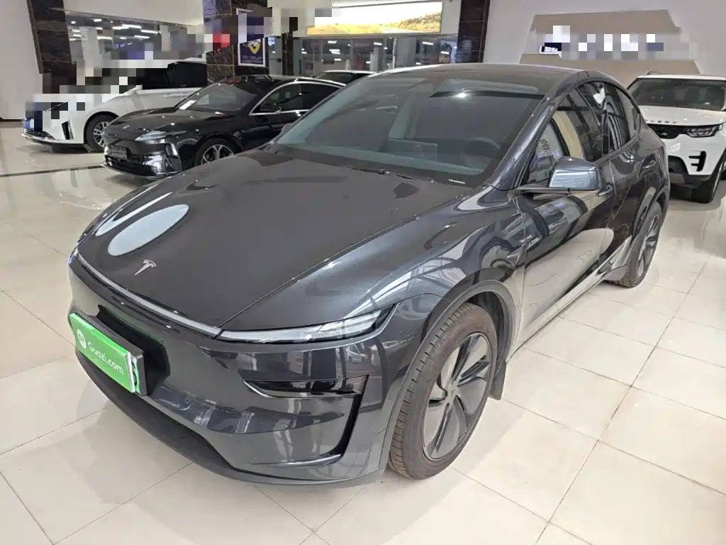 Tesla Model Y 2025