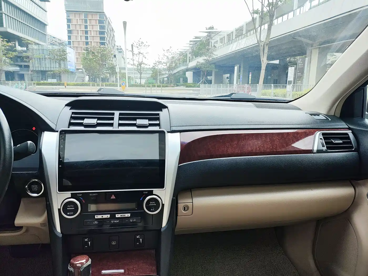 Toyota Camry 2012 2.5V Premium Navigation Edition фото 13