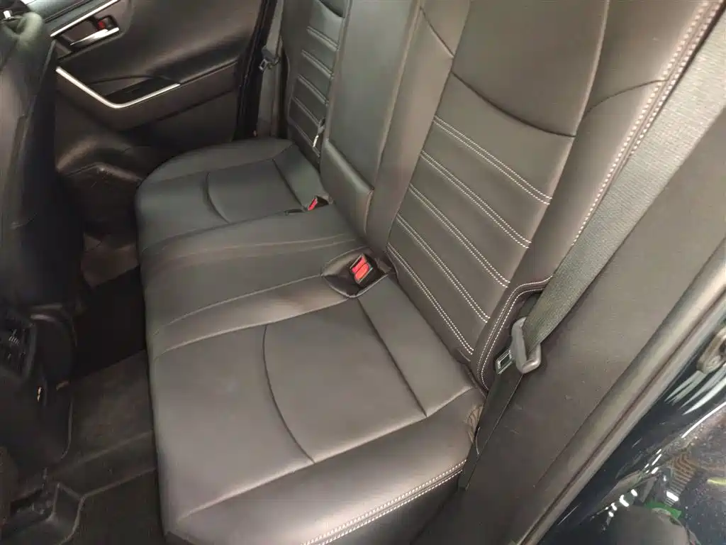 Toyota Wildlander 2021 2.0L CVT 2WD Luxury Edition фото 17