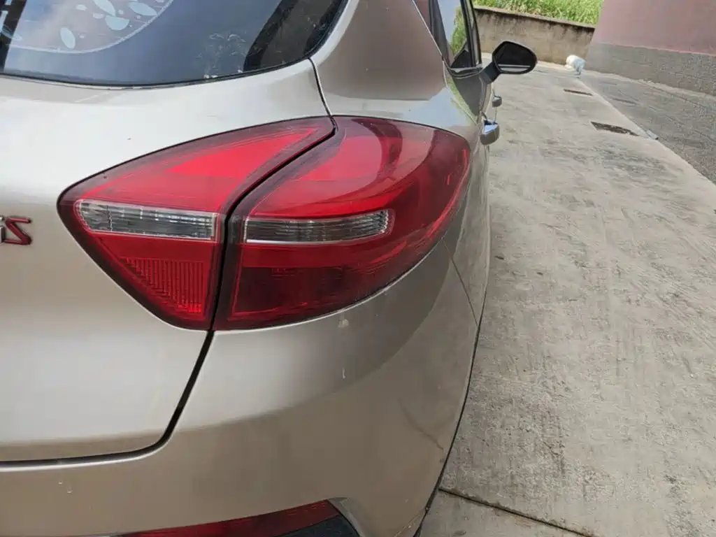 Photo 8 - Geely Emgrand GS
