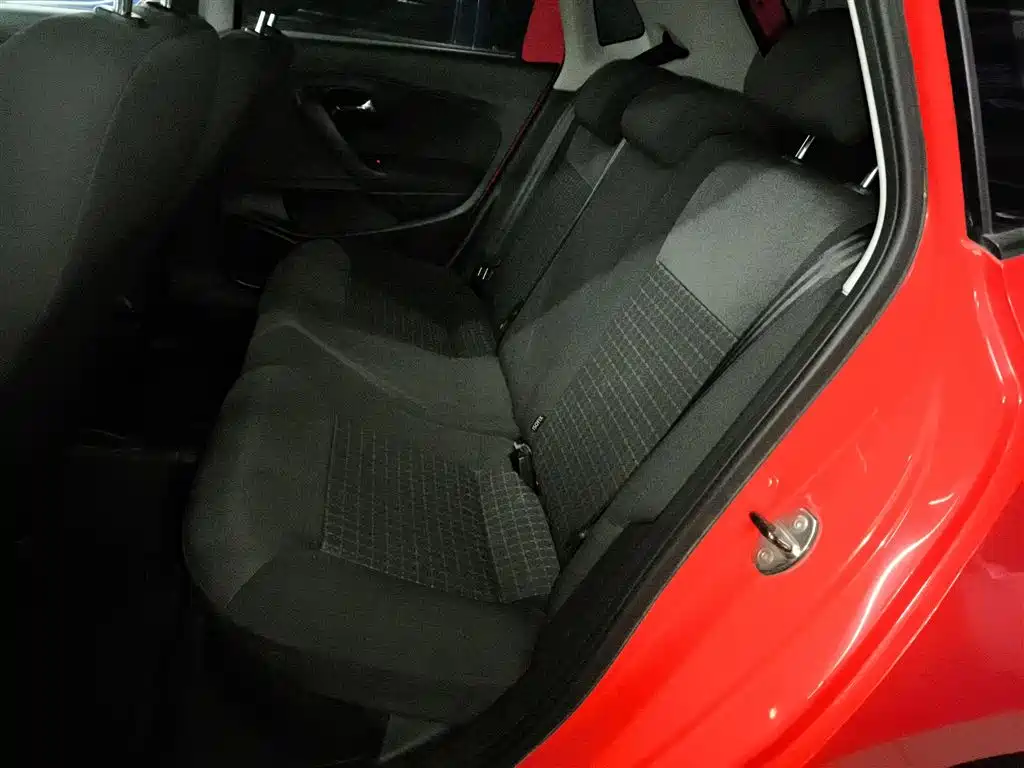 Volkswagen Polo 2016 1.6L Automatic Comfort фото 13