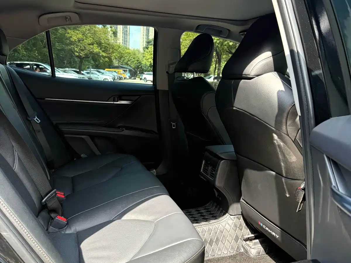 Toyota Camry 2023 2.0G Luxury Edition фото 9
