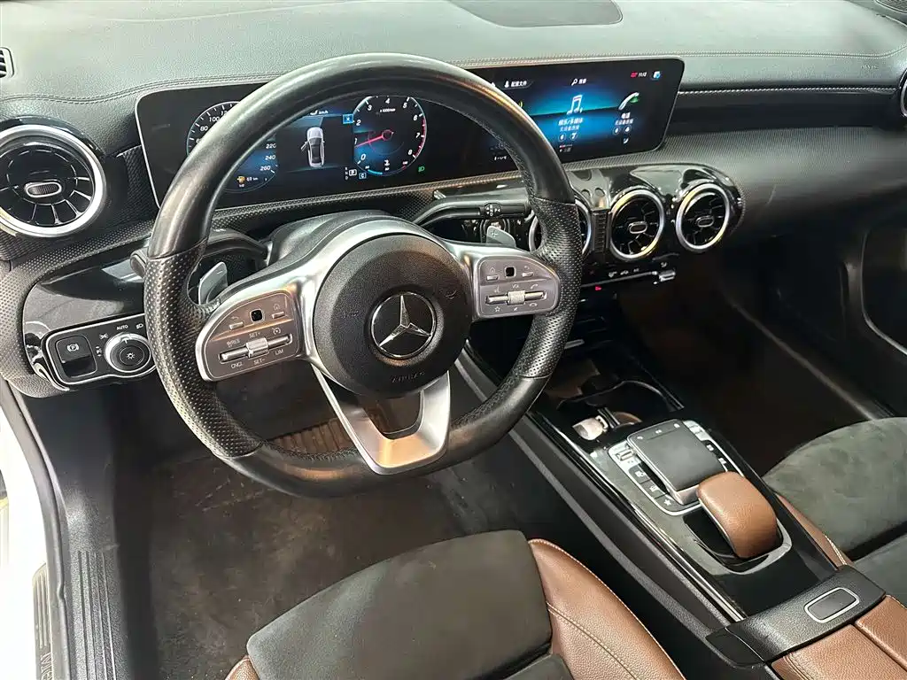 Mercedes-Benz A-Class 2019 A 200 L Sport Sedan фото 22