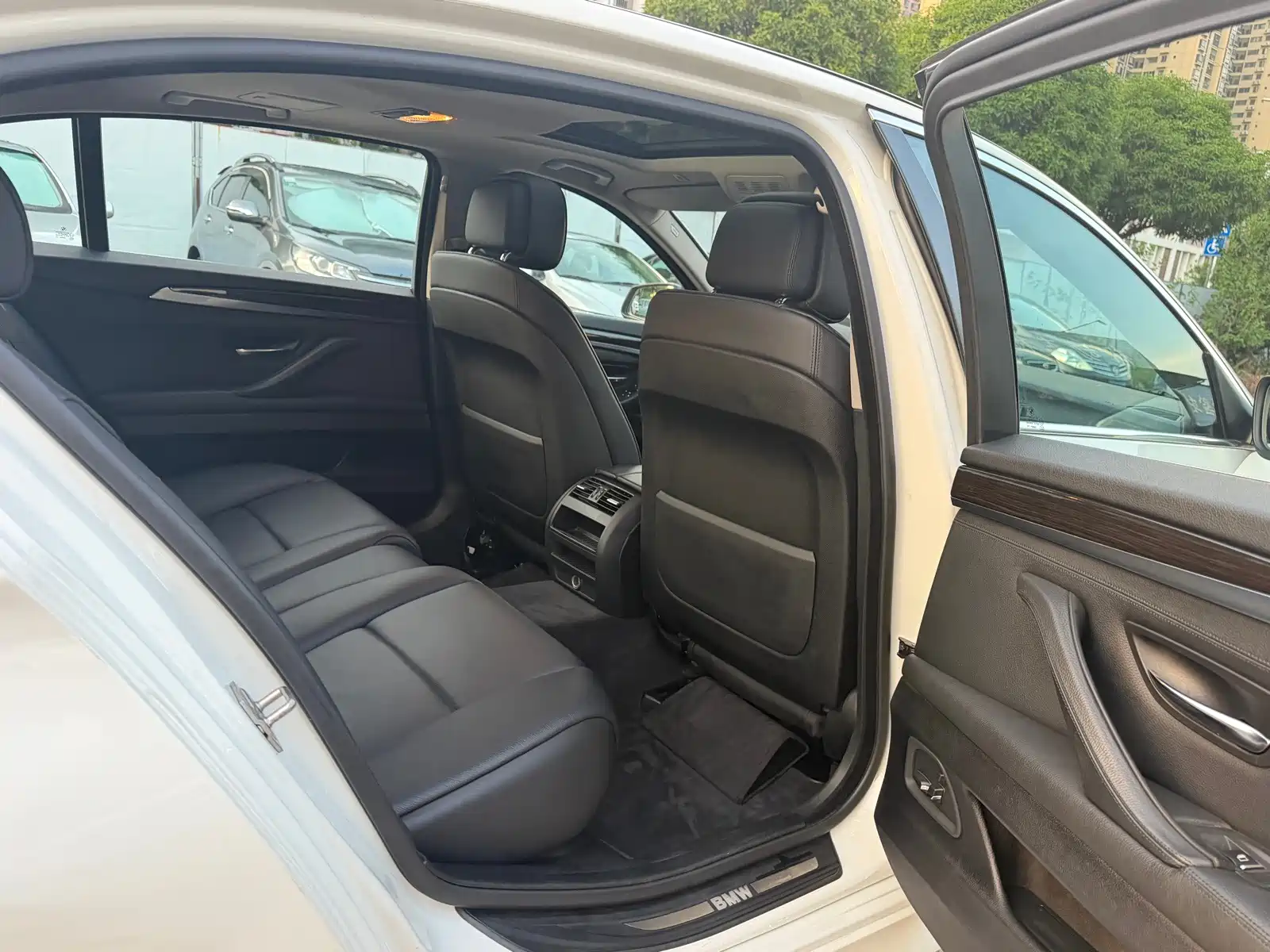 Photo 11 - BMW 5 Series