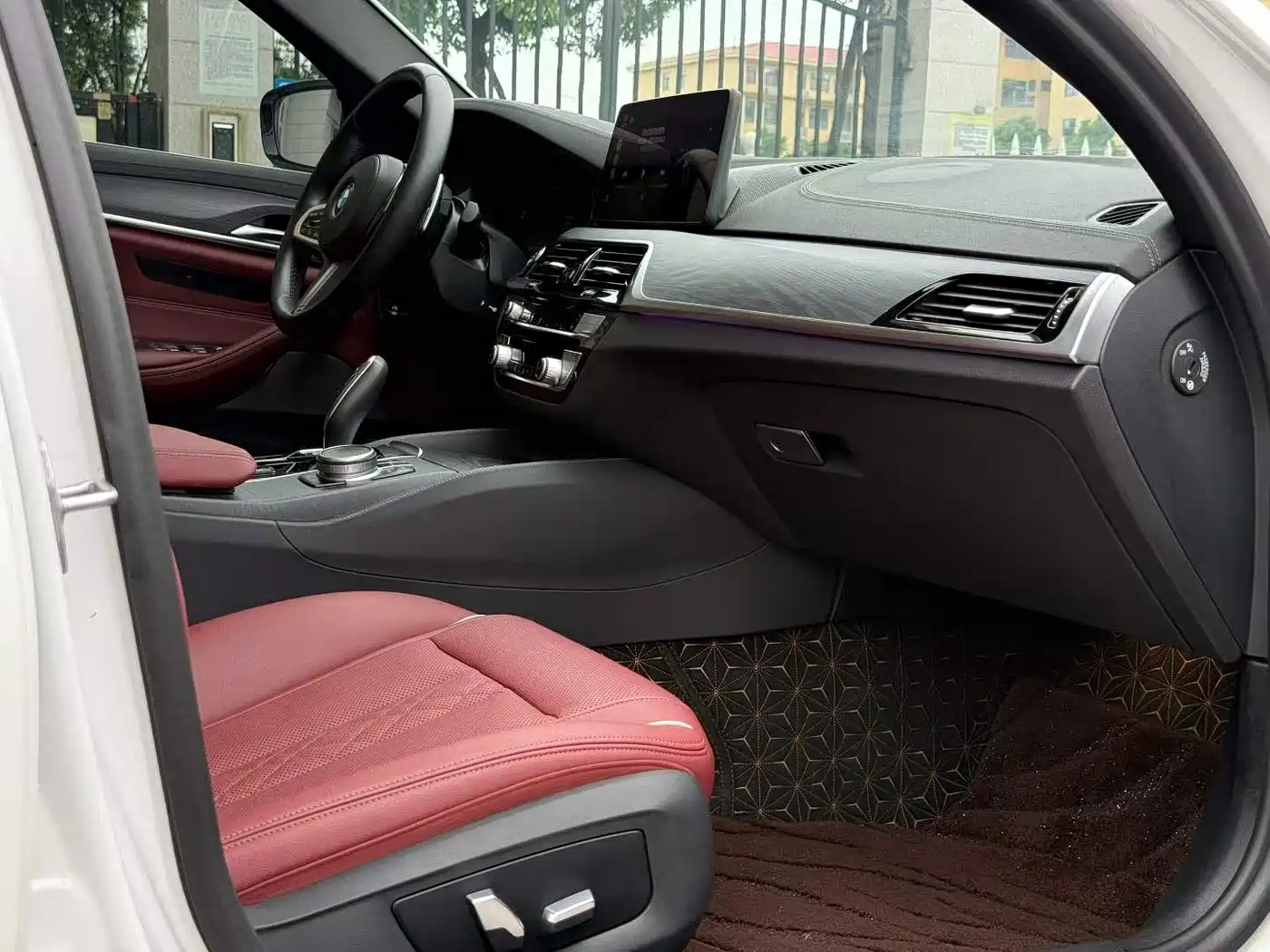 BMW 5 Series 2021 530Li Leading M Sport Package фото 6
