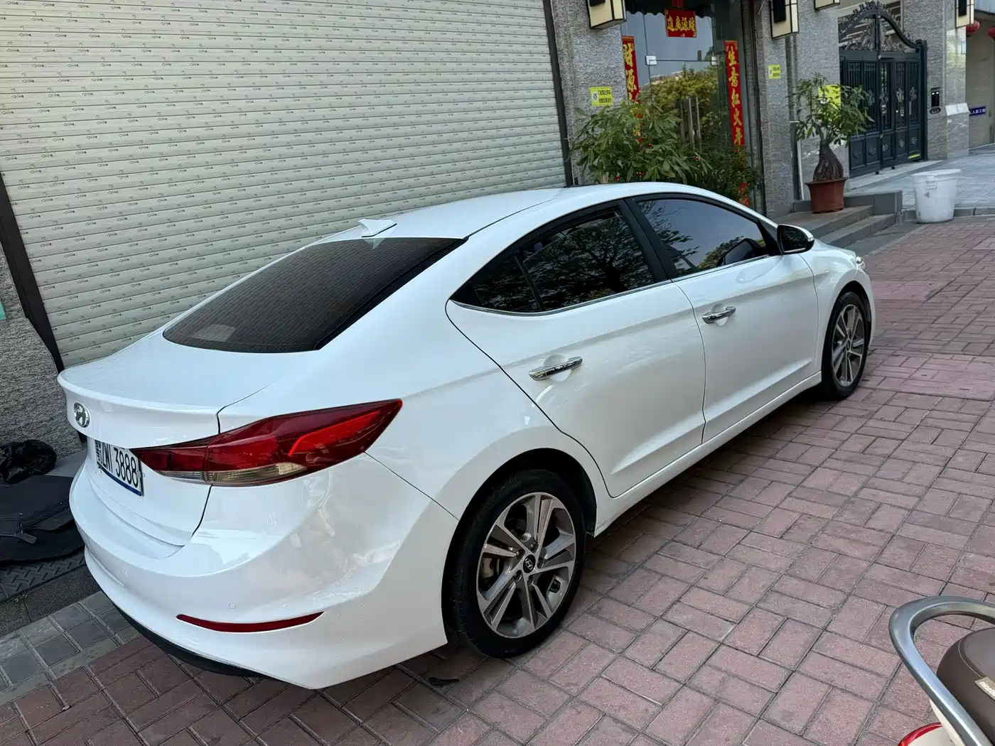Hyundai Elantra 2018 1.6L Automatic 15th Anniversary Special Edition фото 8