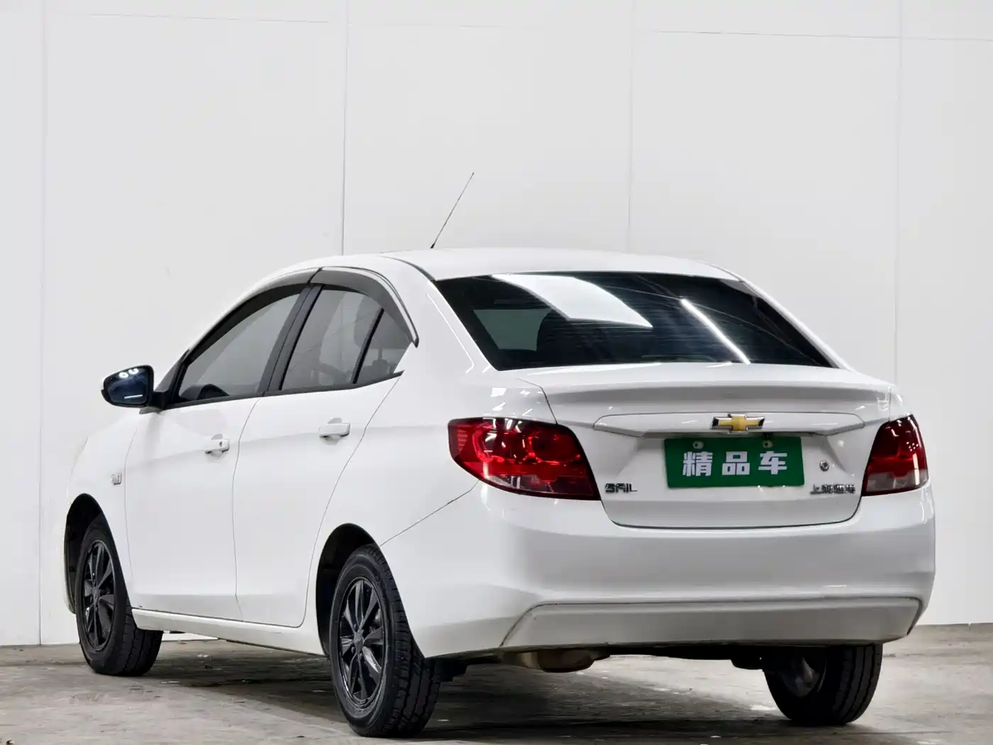 Chevrolet Sail 2015 Sail 3 1.5L AMT Happiness Sunroof Edition фото 6