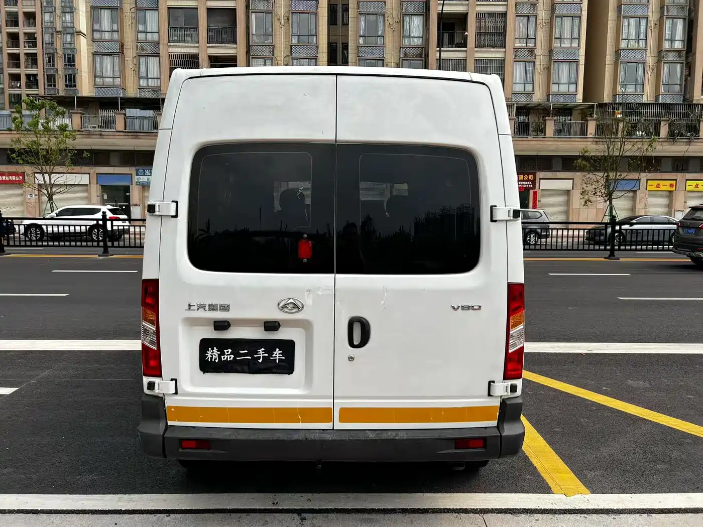 SAIC Maxus Xintu V80 2021 2.0T PLUS Manual Aoyun Short Wheelbase Medium Roof 5/6 Seater фото 8