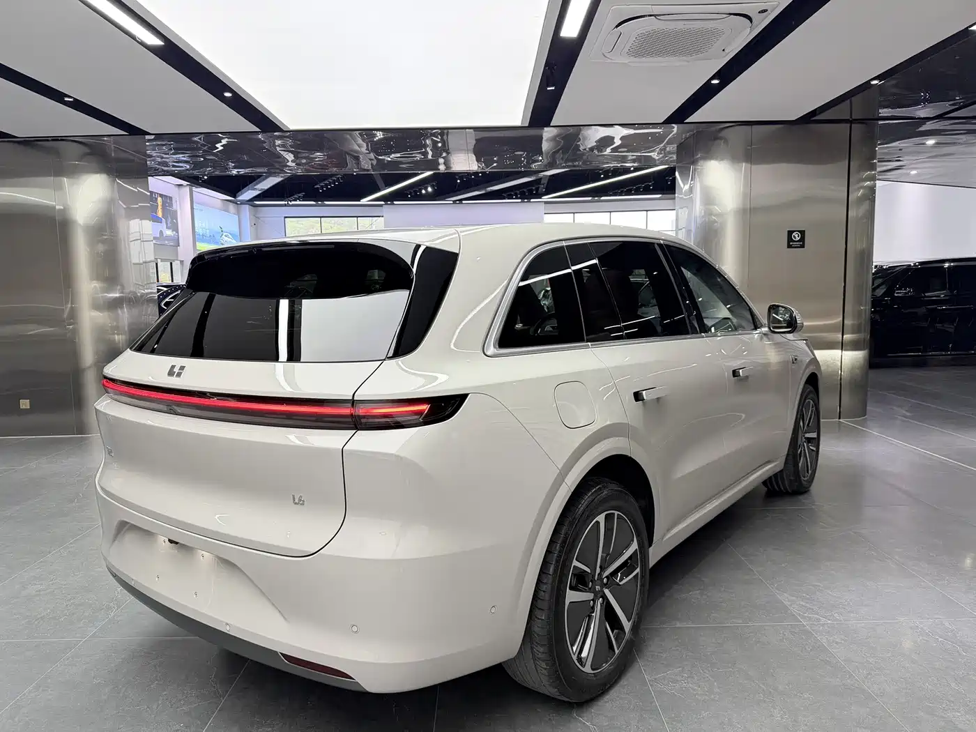 Li Auto IDEAL L6