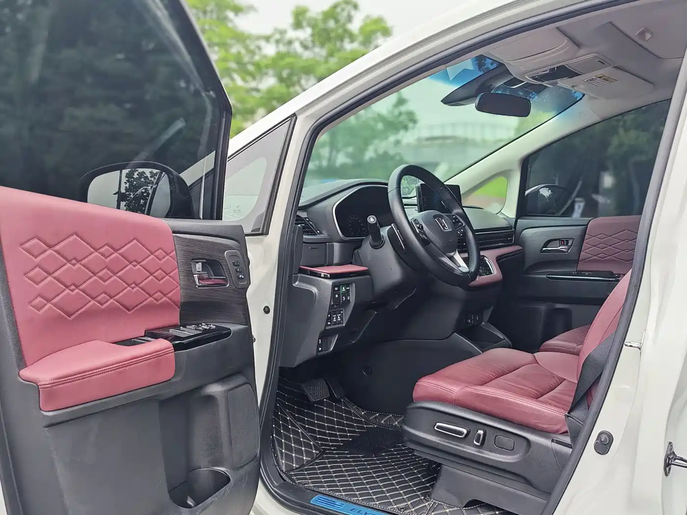 Honda Elysion 2022 2.0L e:HEV Supreme Edition фото 10