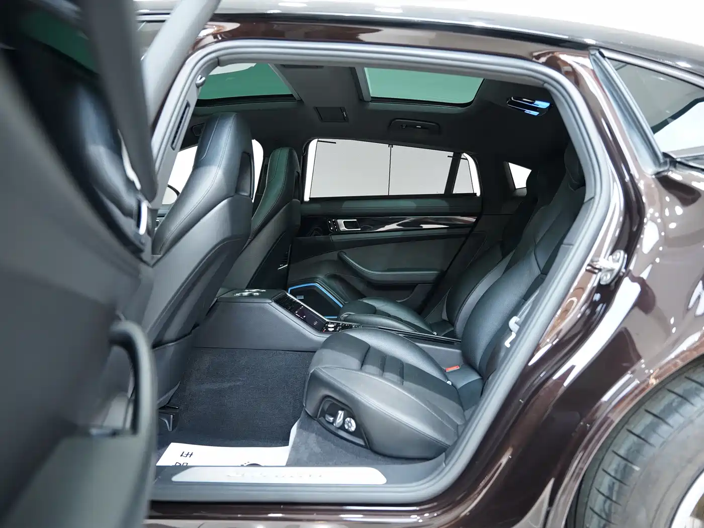 Porsche Panamera 2017 Panamera Executive Long Wheelbase 3.0T фото 21