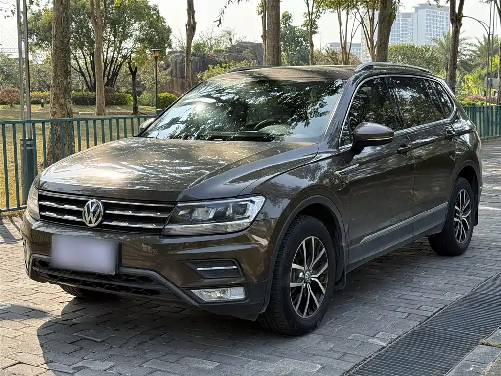 Volkswagen Tiguan L 2017 330TSI Automatic 2WD Luxury Edition фото 2