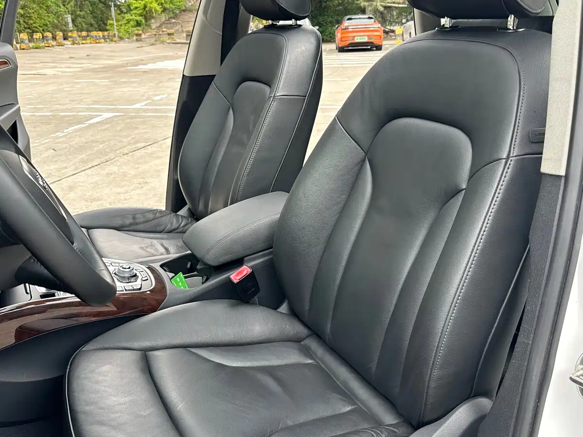 Audi Q5 2012 2.0TFSI Comfort фото 10