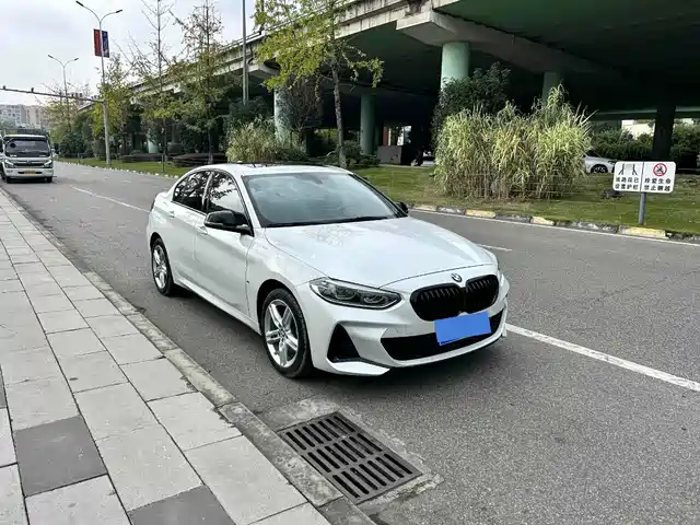 BMW 1 Series 2023 120i M Sport Shadow Edition