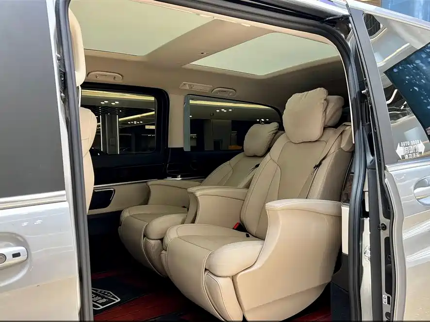 Mercedes-Benz V-Class 2018 V 260 L Premium Long Version China V фото 12