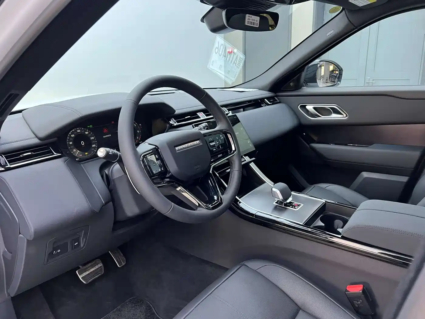 Land Rover Range Rover Velar 2026 Model 250PS Dynamic SE фото 11