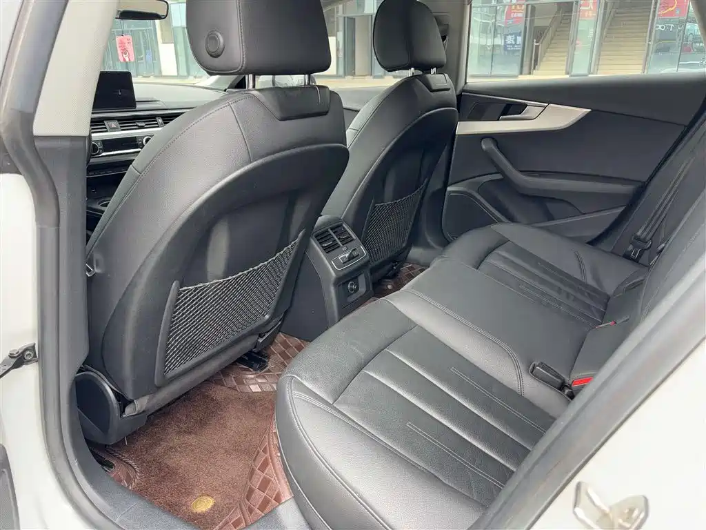 Audi A5 (Import) 2019 Sportback 40 TFSI Fashion фото 19