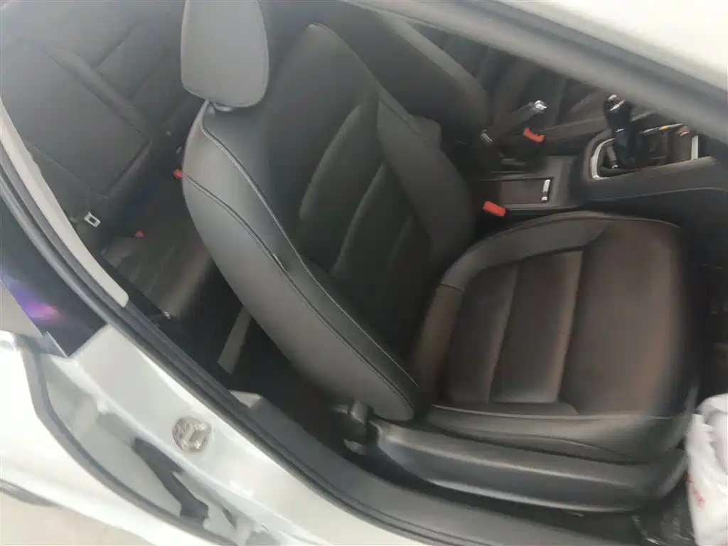 Volkswagen Sagitar 2018 1.6L Manual Comfort фото 25