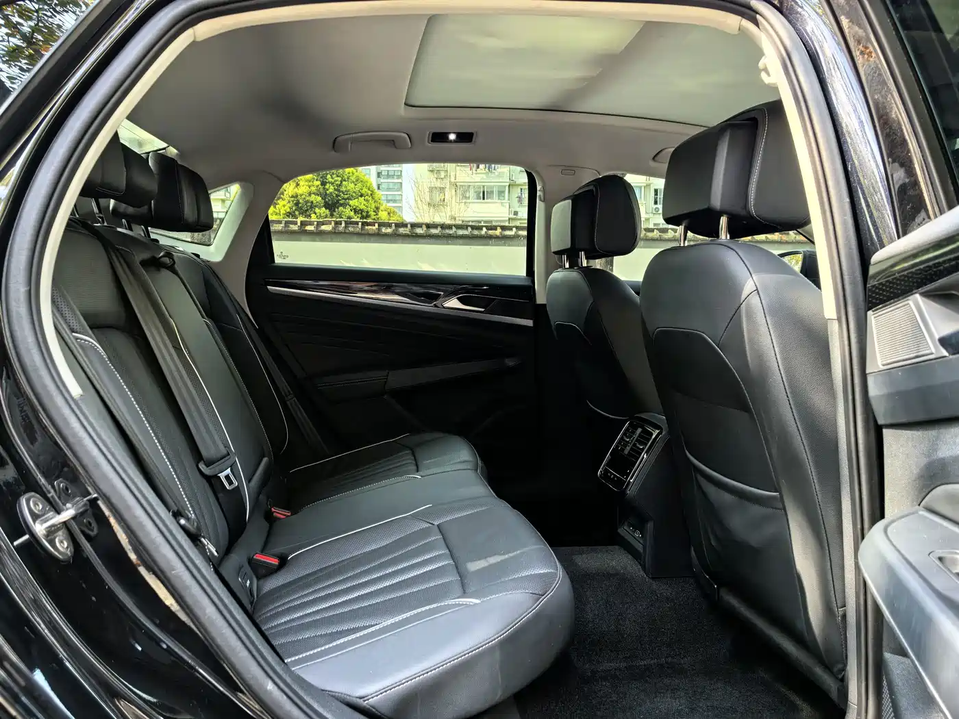 Фото 5 - Volkswagen Passat