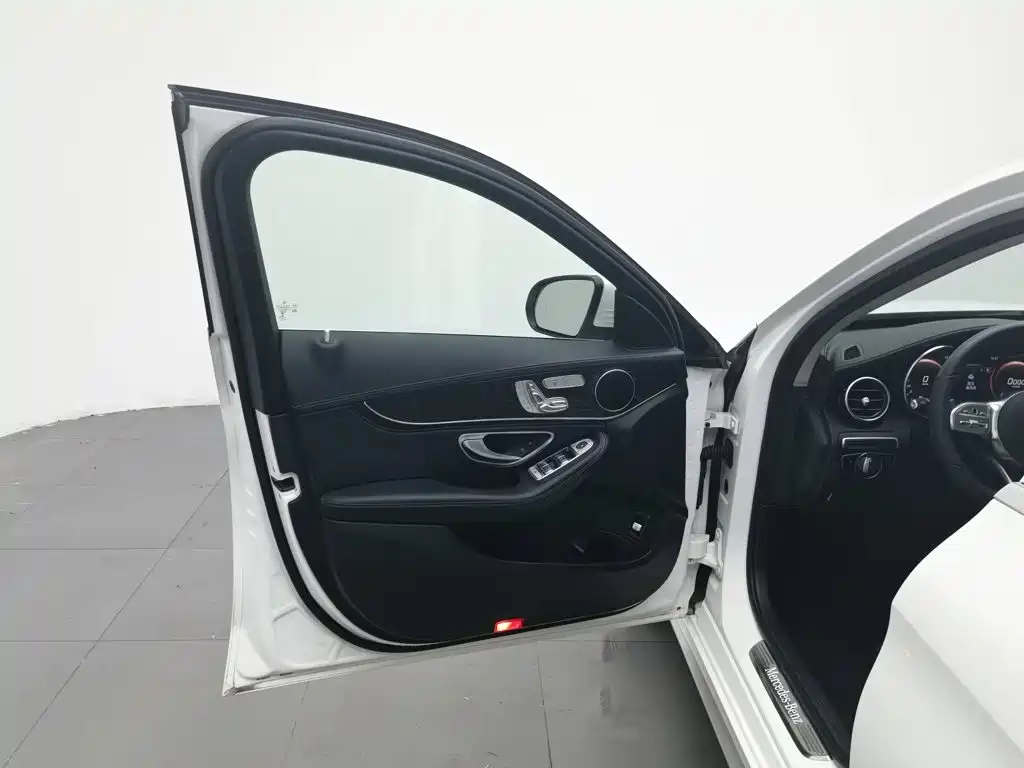 Mercedes-Benz C-Class, миниатюра 8