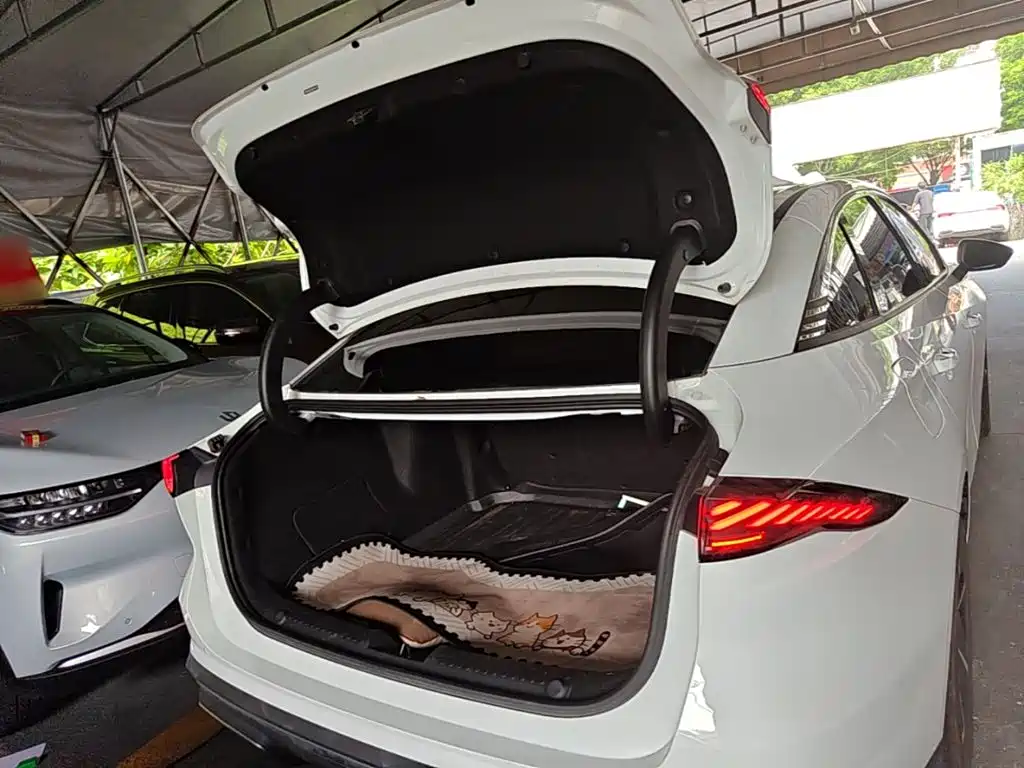 Geely Galaxy Galaxy L6 2025 2025 EM-i 140km Explorer+ Edition