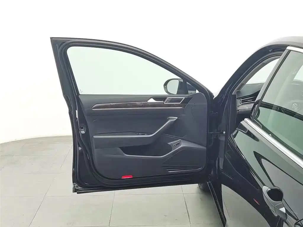 Volkswagen Magotan 2018 Facelift 330TSI DSG Luxury фото 8