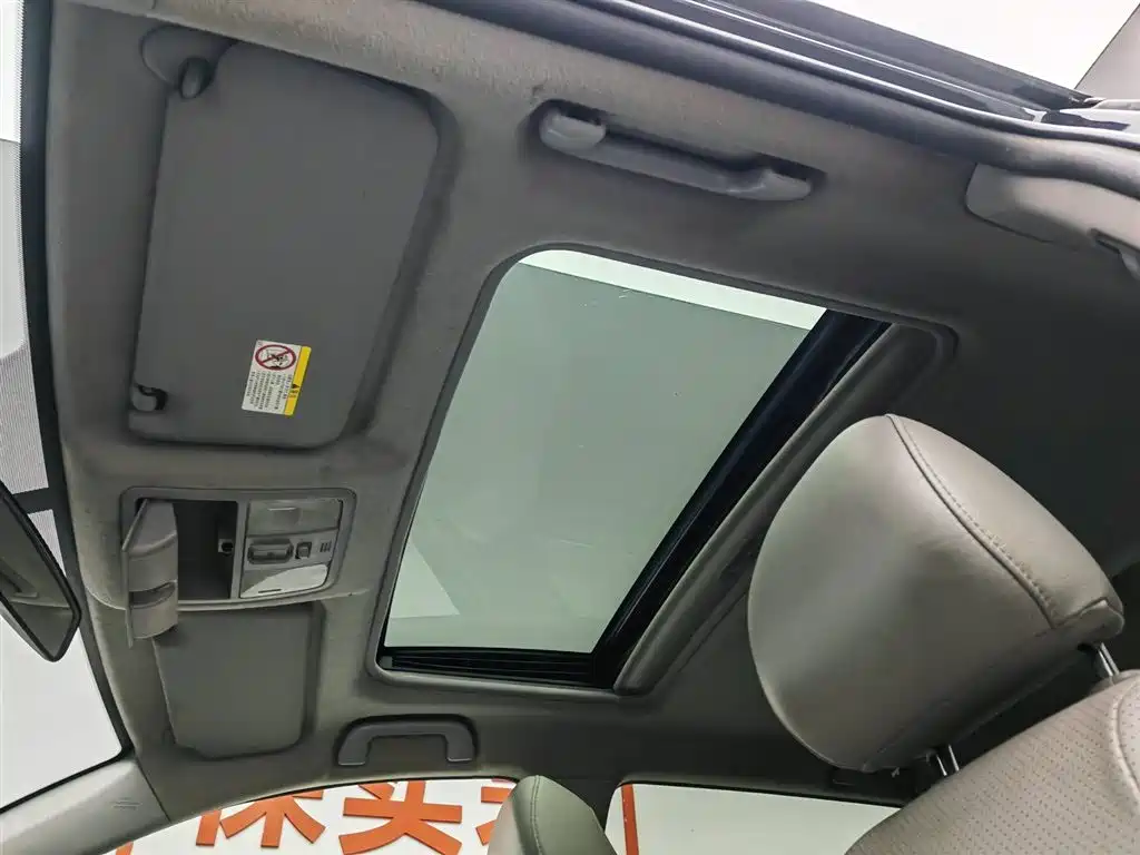 Photo 14 - Toyota RAV4 Rongfang