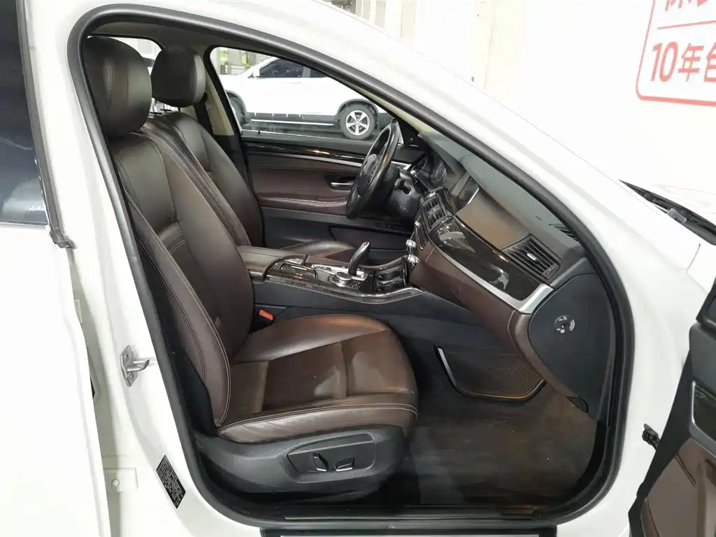 BMW 5 Series 2014 525Li Luxury Design Package фото 23