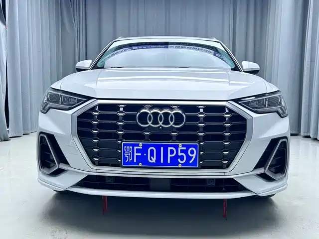 Audi Q3 2022 35 TFSI Fashion Dynamic — фото 2
