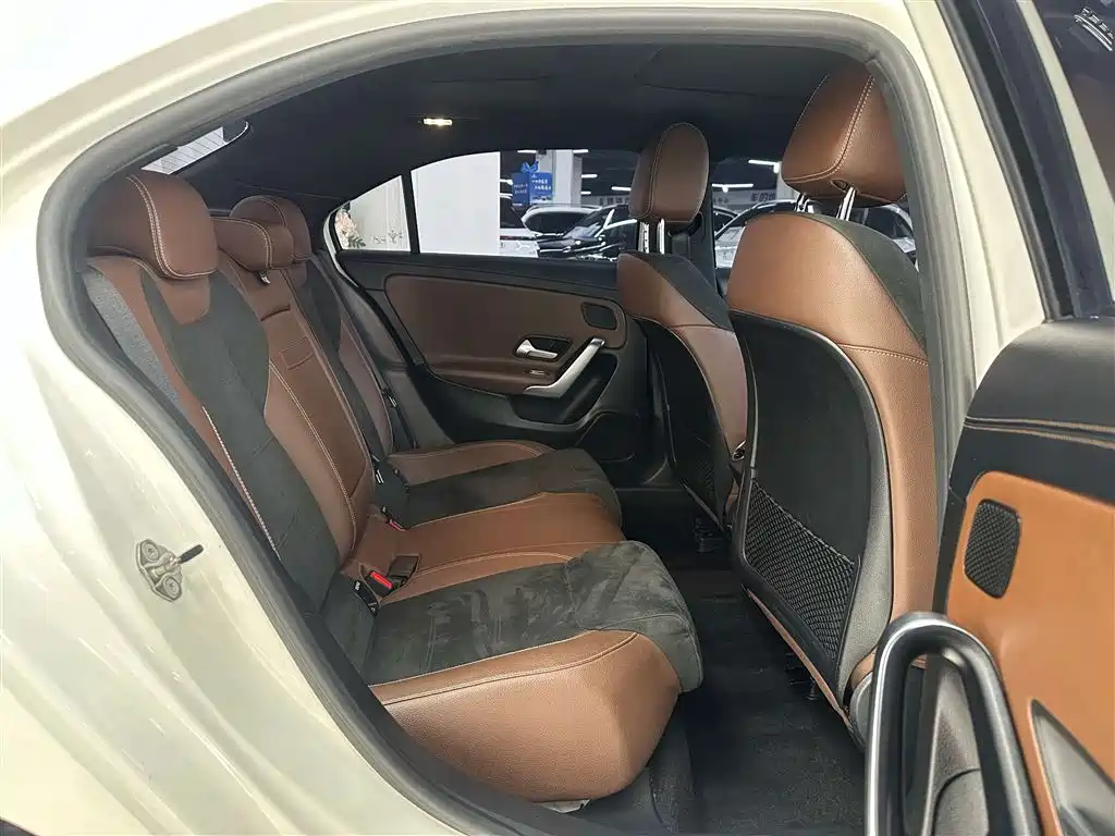Mercedes-Benz A-Class 2019 A 200 L Sport Sedan фото 26